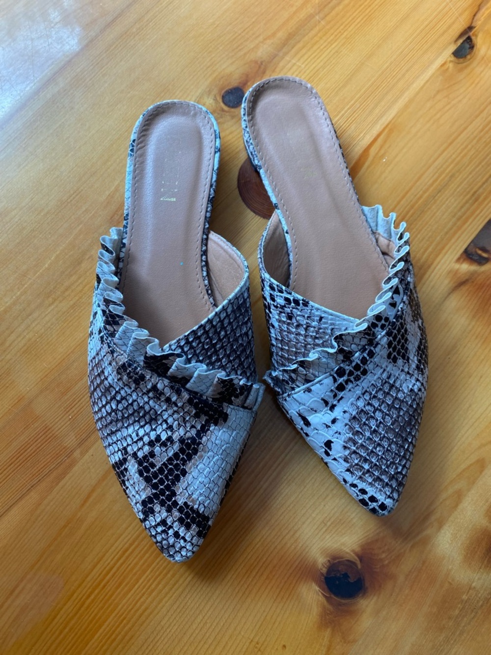 SHEIN Snake-Print Pointed Mules in Neutral Black & Cream
